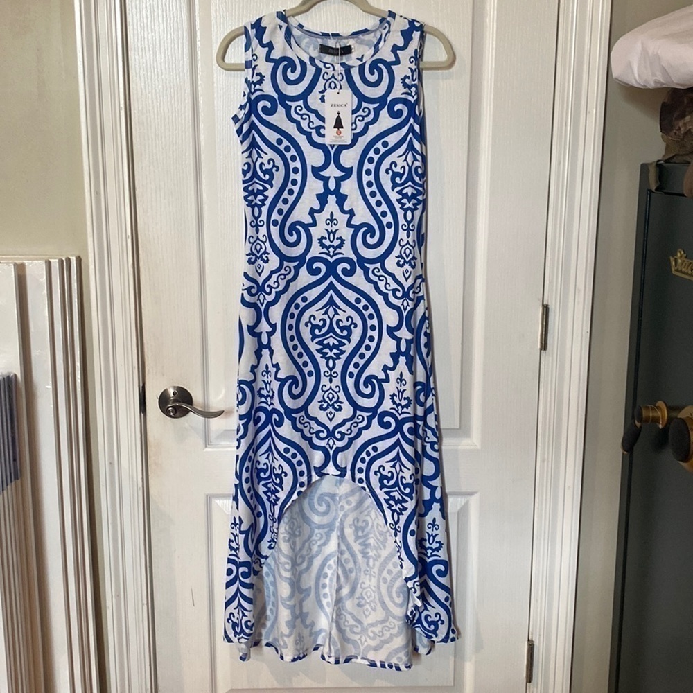 Zesica size small Royal blue/white short sleeve with Hilow hem maxi dress